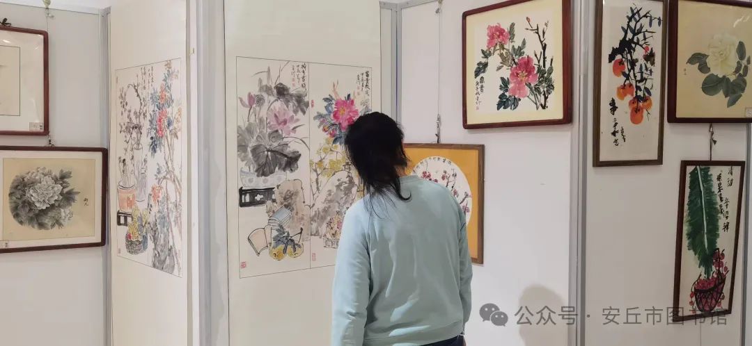 【图书馆里过大年】第三届安丘市青少年书画作品展开展